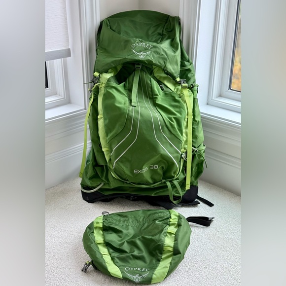 Osprey Exos 38 Forest Green Backpack - Picture 2 of 4